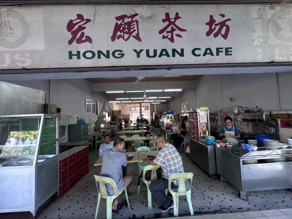 【馬來西亞詩巫】詩巫中央市場 Sibu Central Market|走進城市的胃與日常史詩,從報紙雞、潮州扁麵到光餅,感受最真實的砂拉越味道。 - 第14張圖 Batch IMG