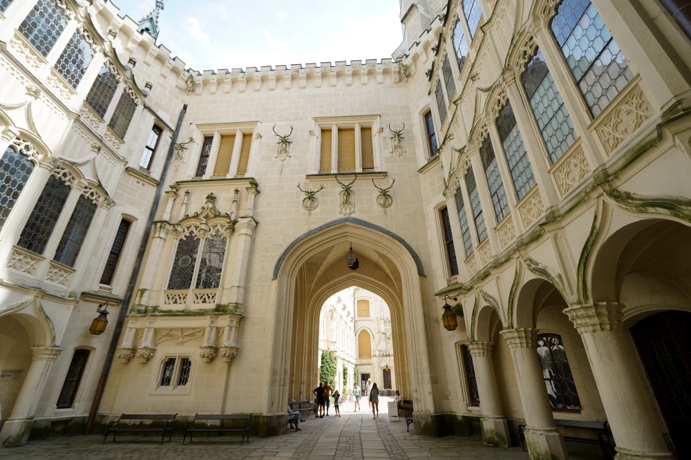 赫盧博卡城堡(Hluboká Castle)