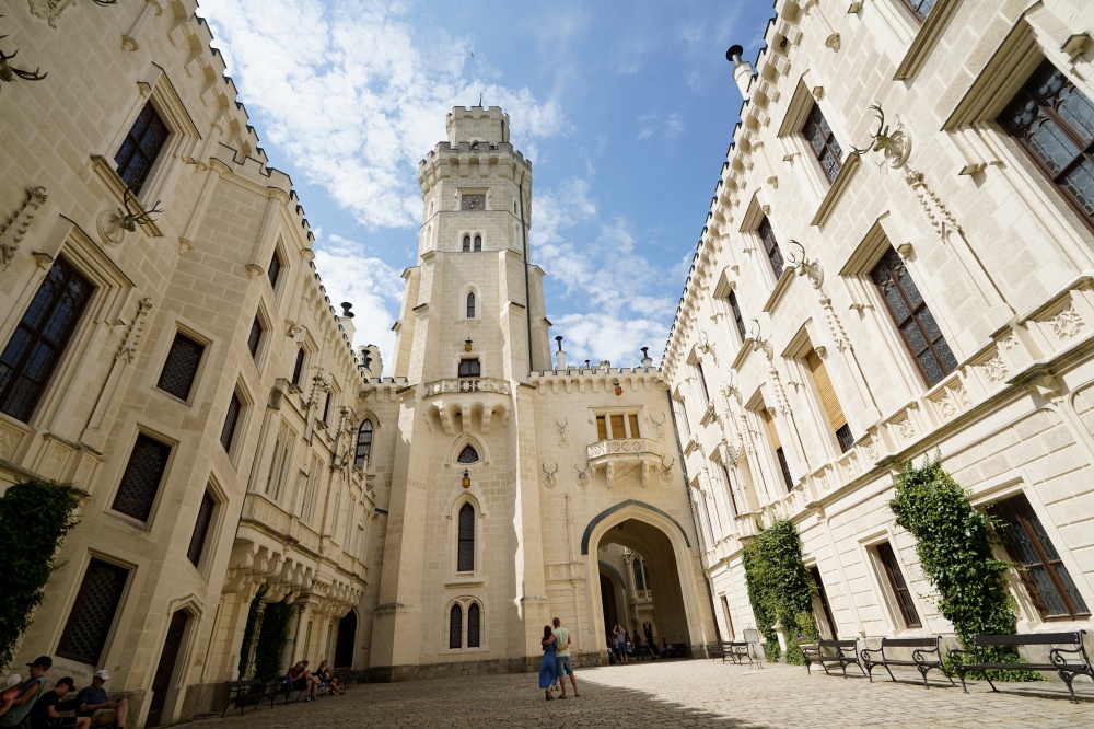 赫盧博卡城堡(Hluboká Castle)