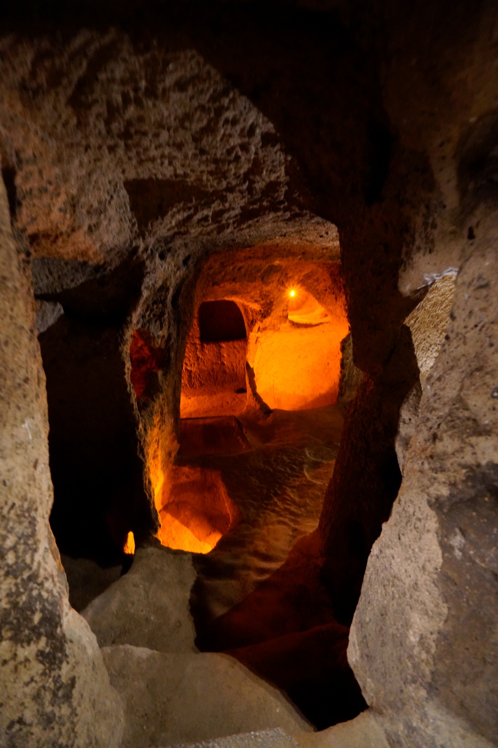 【土耳其卡帕多奇亞景點】卡帕多奇亞(Cappadocia)奇岩怪石與地下城(Kaymaklı Underground City)攻略|走進宛如電影《魔戒》與《星際大戰》的奇幻世界。 - 第10張圖 DSC9489