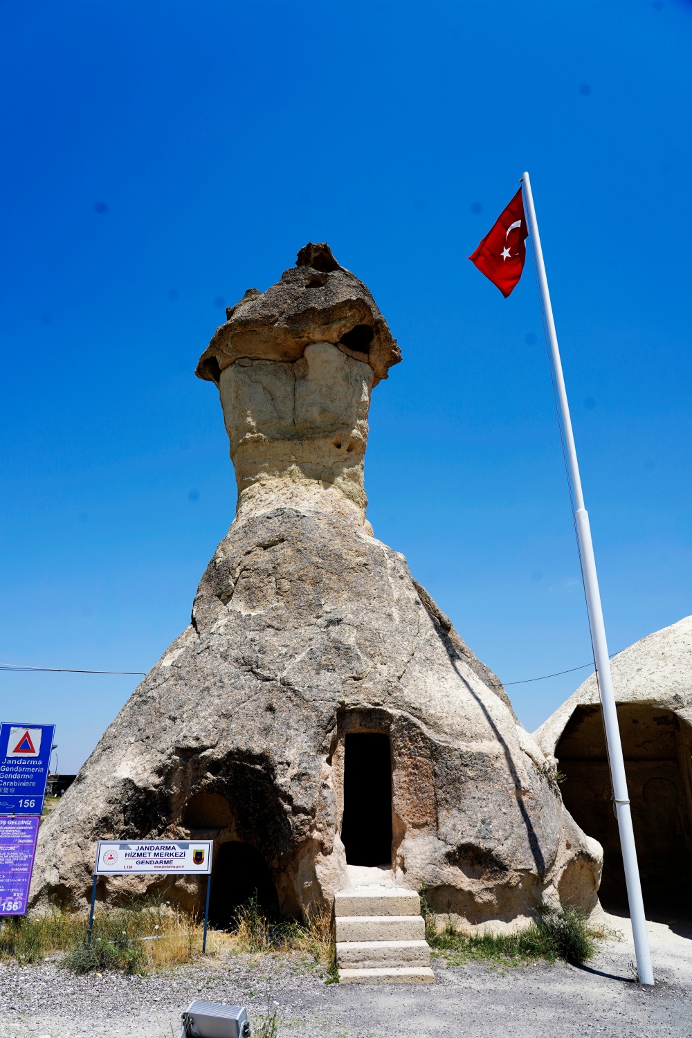 【土耳其卡帕多奇亞景點】卡帕多奇亞(Cappadocia)奇岩怪石與地下城(Kaymaklı Underground City)攻略|走進宛如電影《魔戒》與《星際大戰》的奇幻世界。 - 第6張圖 DSC9796