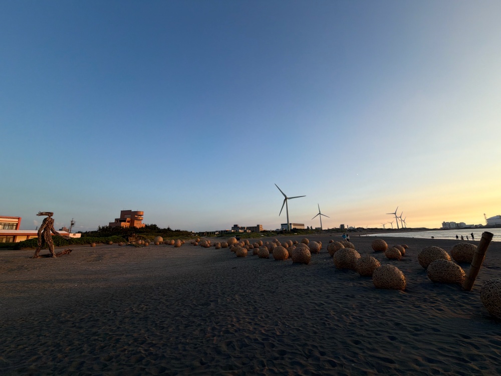 2026桃園地景藝術節|珍珠海岸最美夏日藝術旅行!六大展區一次玩遍,竹圍漁港、永安漁港、新屋石滬、許厝港濕地完整攻略 - 第33張圖 IMG